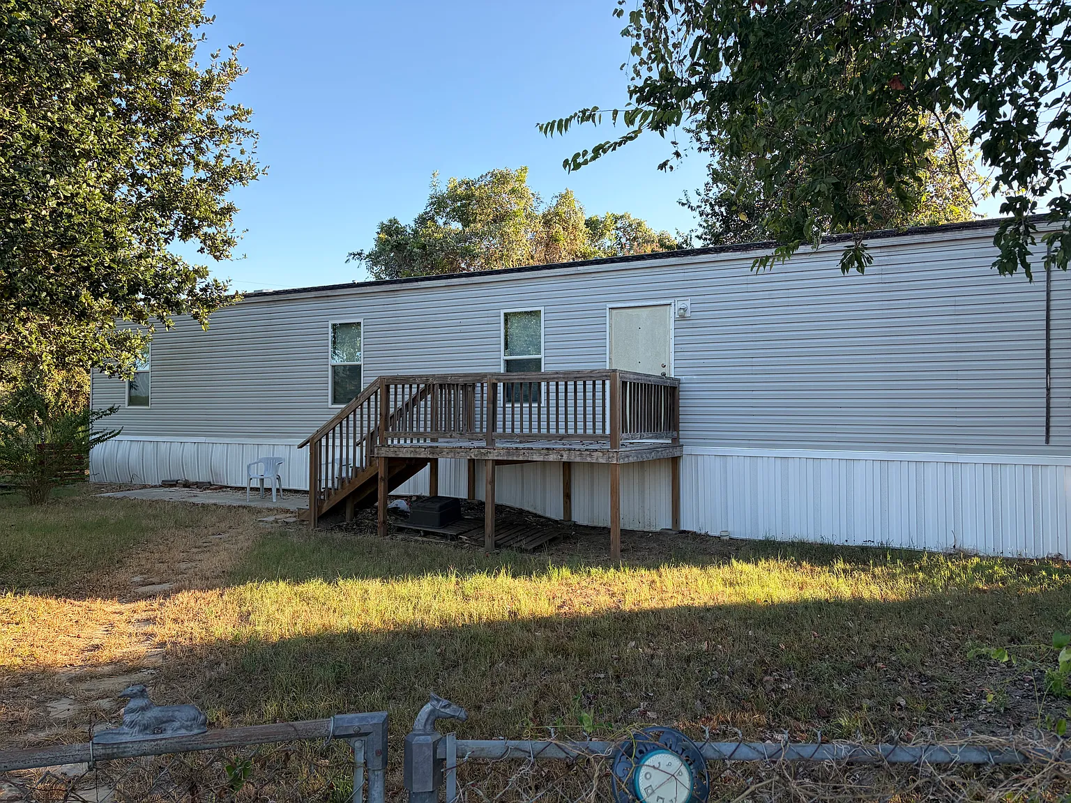 3 bed, 950 sqft, $1,200 — Photo 1