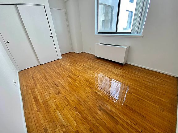 5th image of 121 E 12th St APT 5G