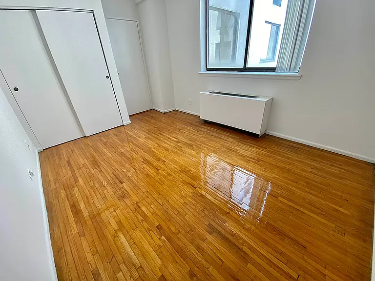 121 E 12th St #5G — Photo 5