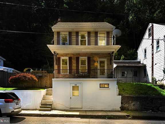 2nd image of 324 W Savory St