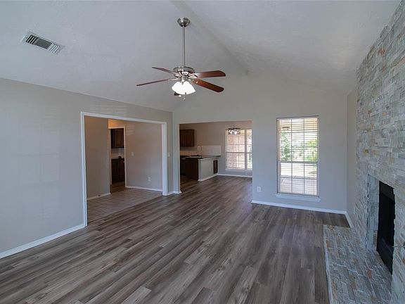 4th image of 525 NW 171st St