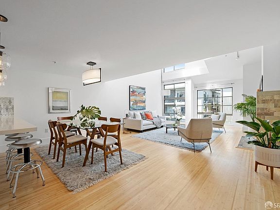 4th image of 700 Illinois St Unit 204