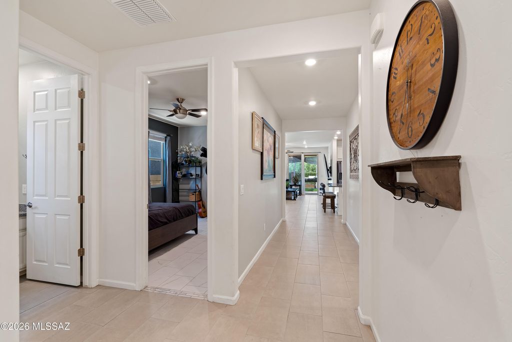 Apartment in Tucson, Pima - More