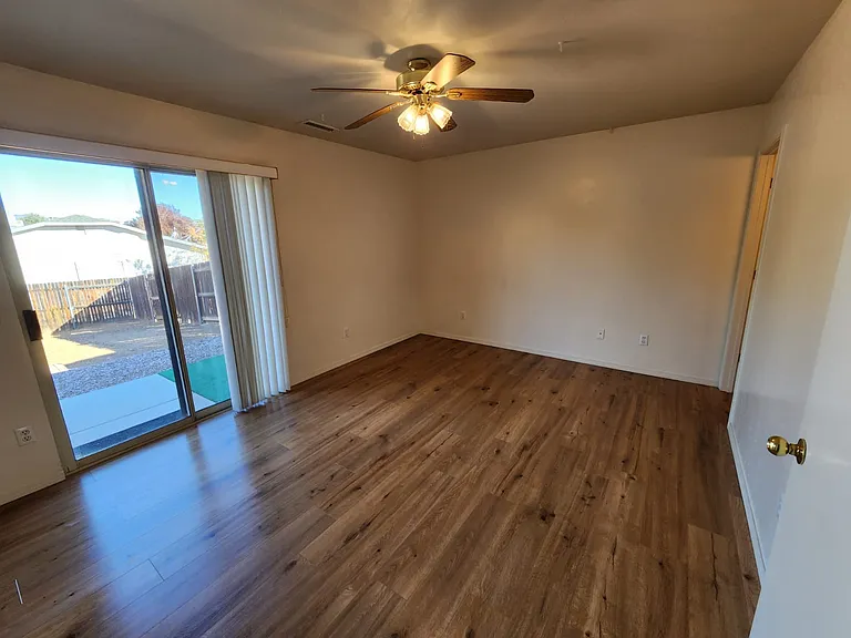 4581 McClintock Cir #B — Photo 15