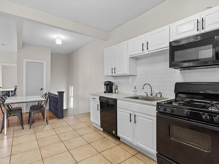 58 Vernon St #3 — Photo 5