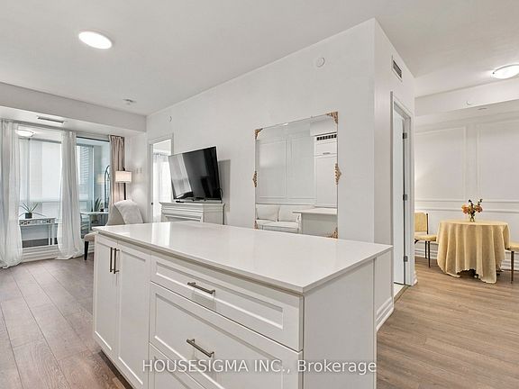 5th image of 9085 Jane St #705