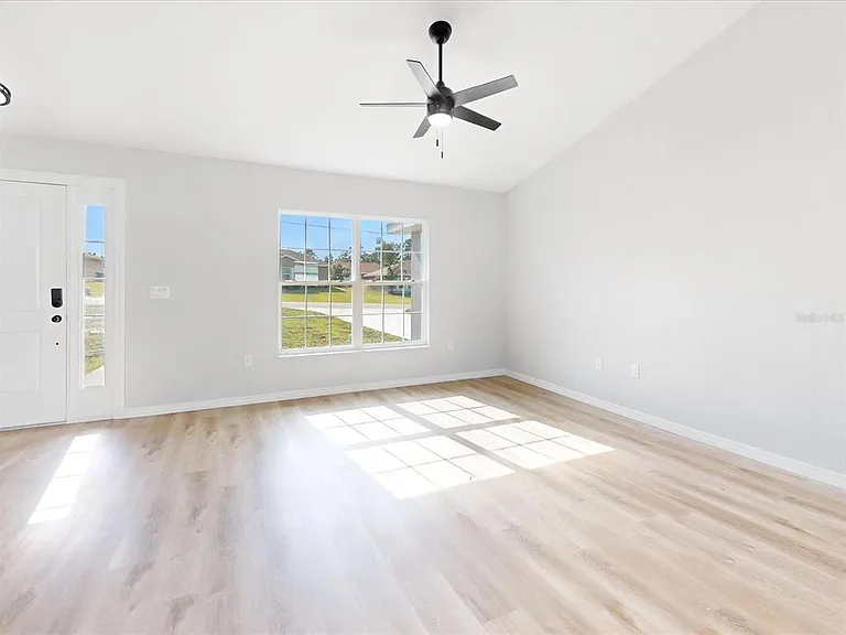 16619 SW 31st Cir — Photo 5