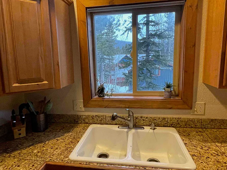 511 N Aspen St — Photo 10
