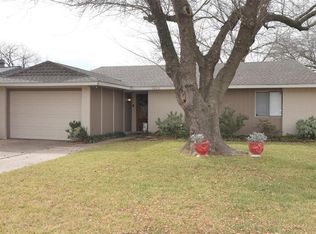 1622 White Oak Dr, Garland, TX 75040