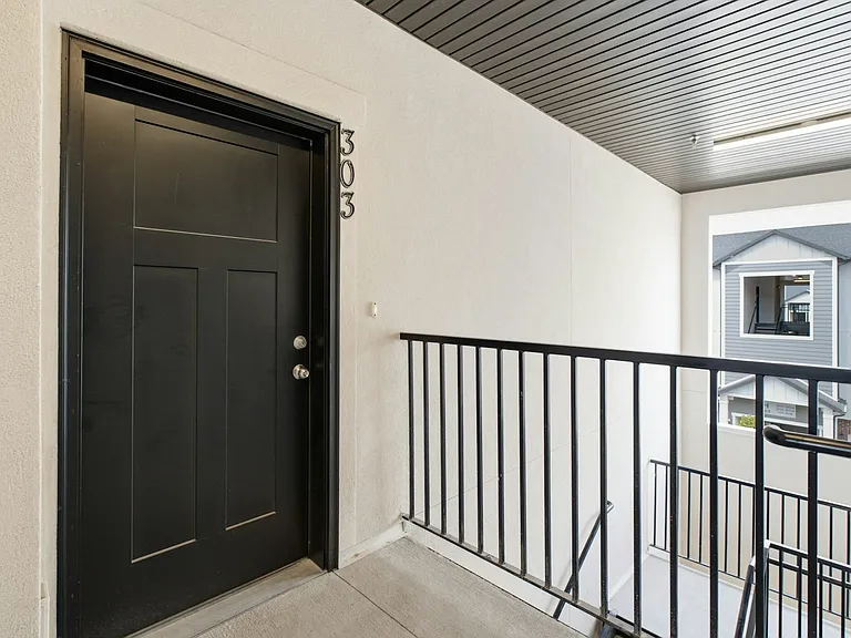858 N Coulsen Dr #K303 — Photo 2