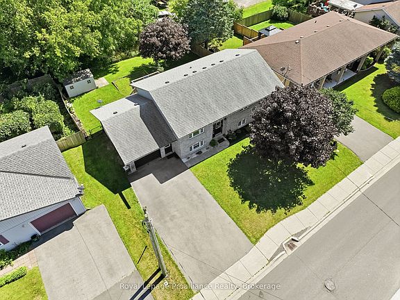 4th image of 51 Richardson St