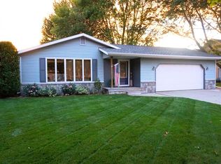 4606 Laurie Ln, Two Rivers, WI 54241