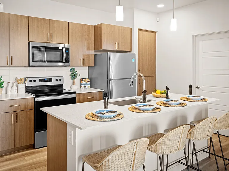 Spacious Modern Kitchen