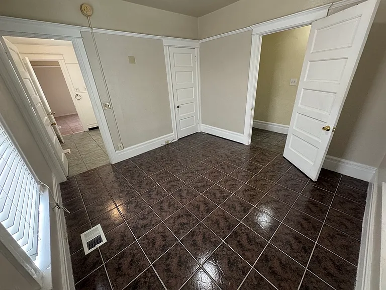 1124 W 37th Pl #1124 — Photo 30