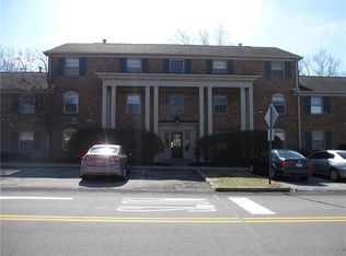 665 Robinwood Dr APT D, Pittsburgh, PA