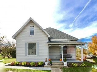 402 S High St, Versailles, IN 47042