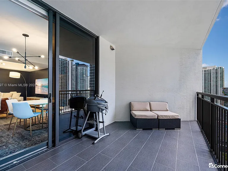999 SW 1st Ave #2416 — Photo 6
