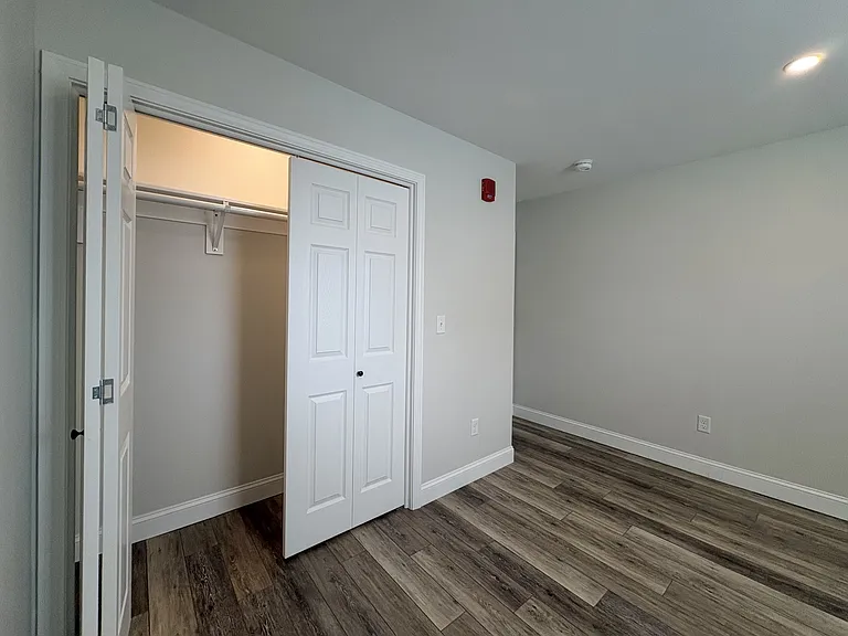 37 Cottage St #E — Photo 8