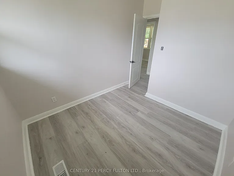 71 Grace St — Photo 11