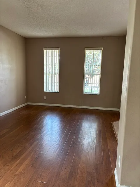 5 bed, 3000 sqft, $3,249 — Photo 3