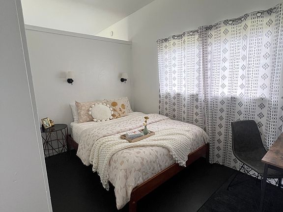 4th image of 30 Kanoelani St #2
