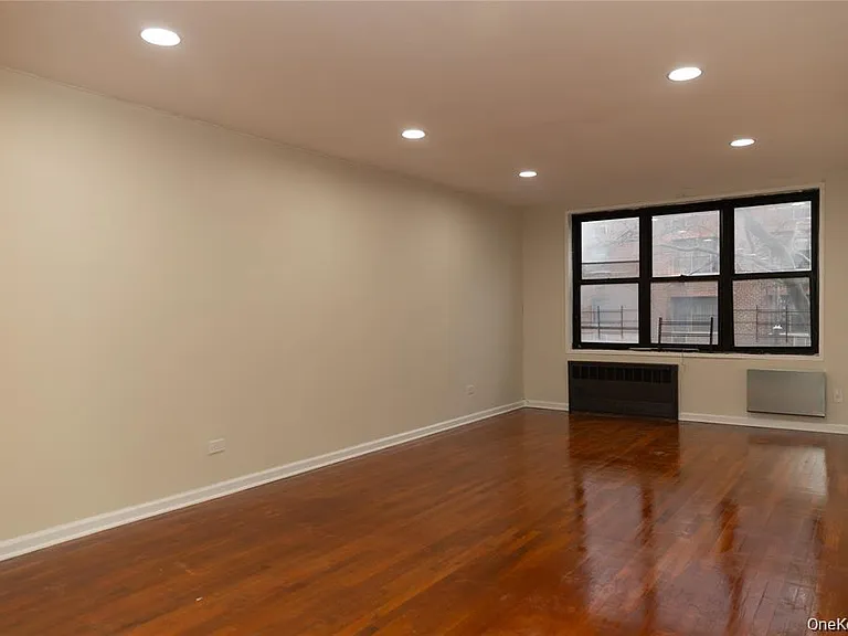 1275 E 51st St #3Y — Photo 2