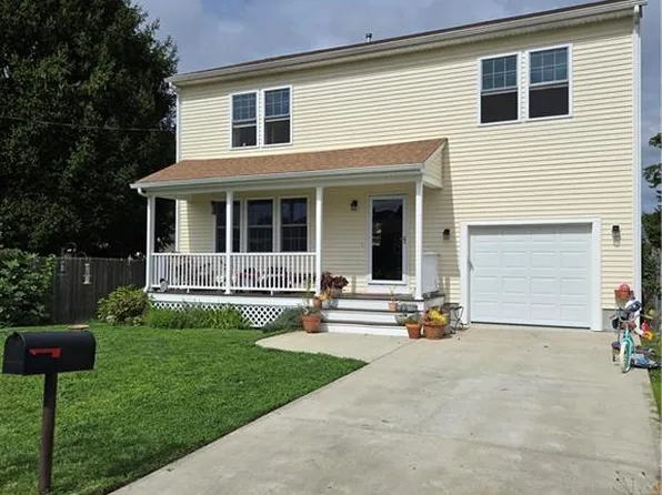 48 Hobson Ave, East Providence, RI 02914