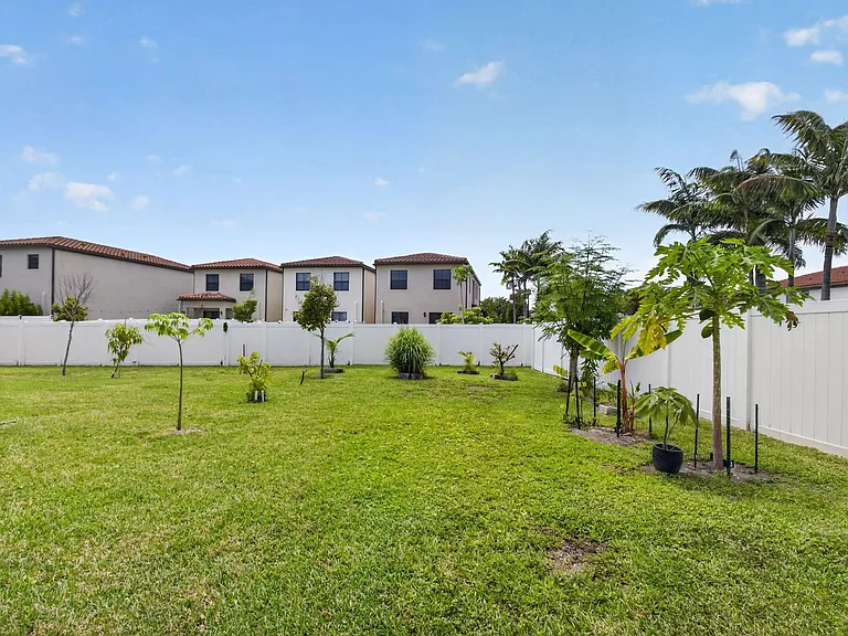4009 Sequoia Pl — Photo 43
