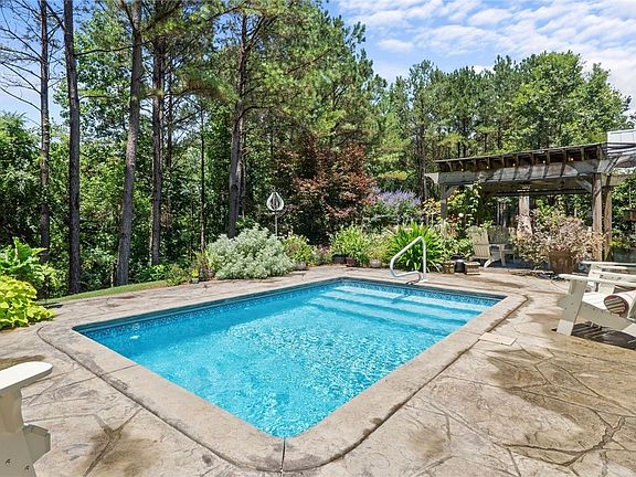 2nd image of 14675 Longview Ln