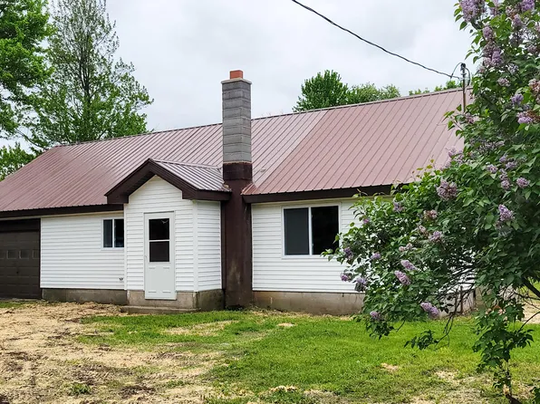 725 S Woods Rd, Brushton, NY 12916
