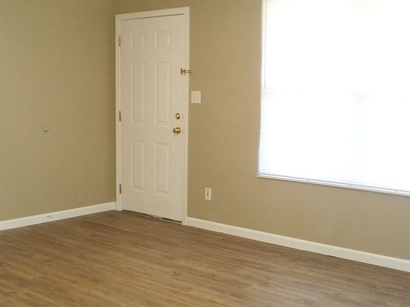 4th image of 7509 Glen Walker Ln