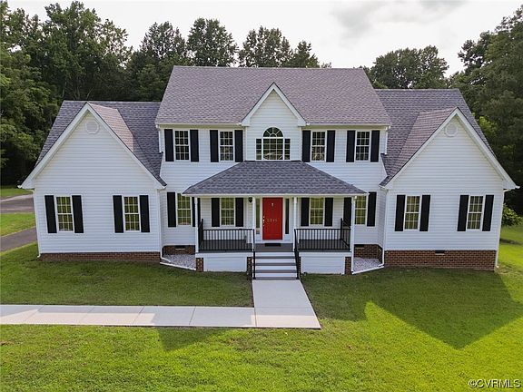 3rd image of 5211 Thornwood Ct