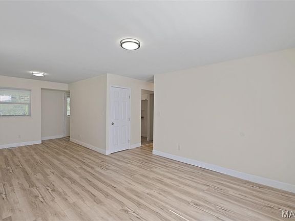 5th image of 10305 Galloway Dr