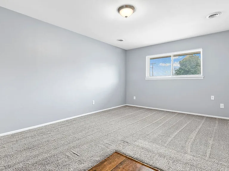 509 White City Blvd — Photo 26