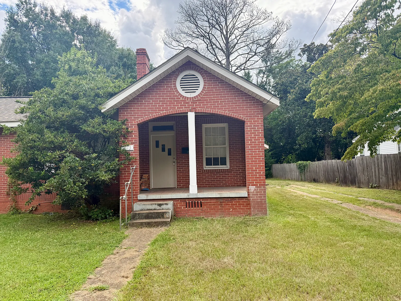 2 bed, 1000 sqft, $825 — Photo 1