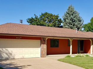 708 James Pl, Yankton, SD 57078