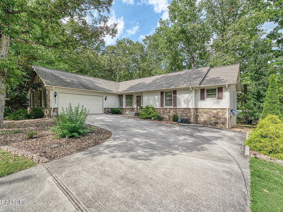 1st image of 138 Baltusrol Rd