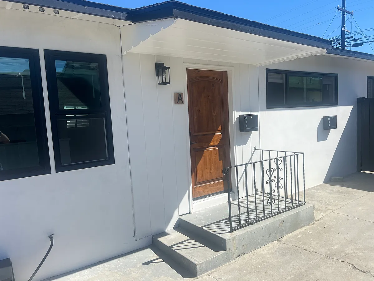 Building Photo - 225 Avenida Serra #A