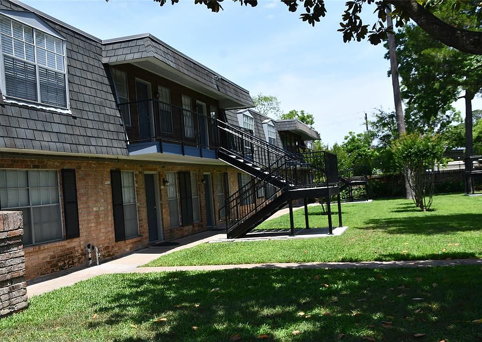 1st image of 9015 Gaylord Dr APT 60
