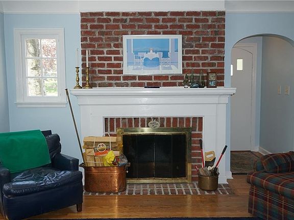 5th image of 102 Lynbrook Cir