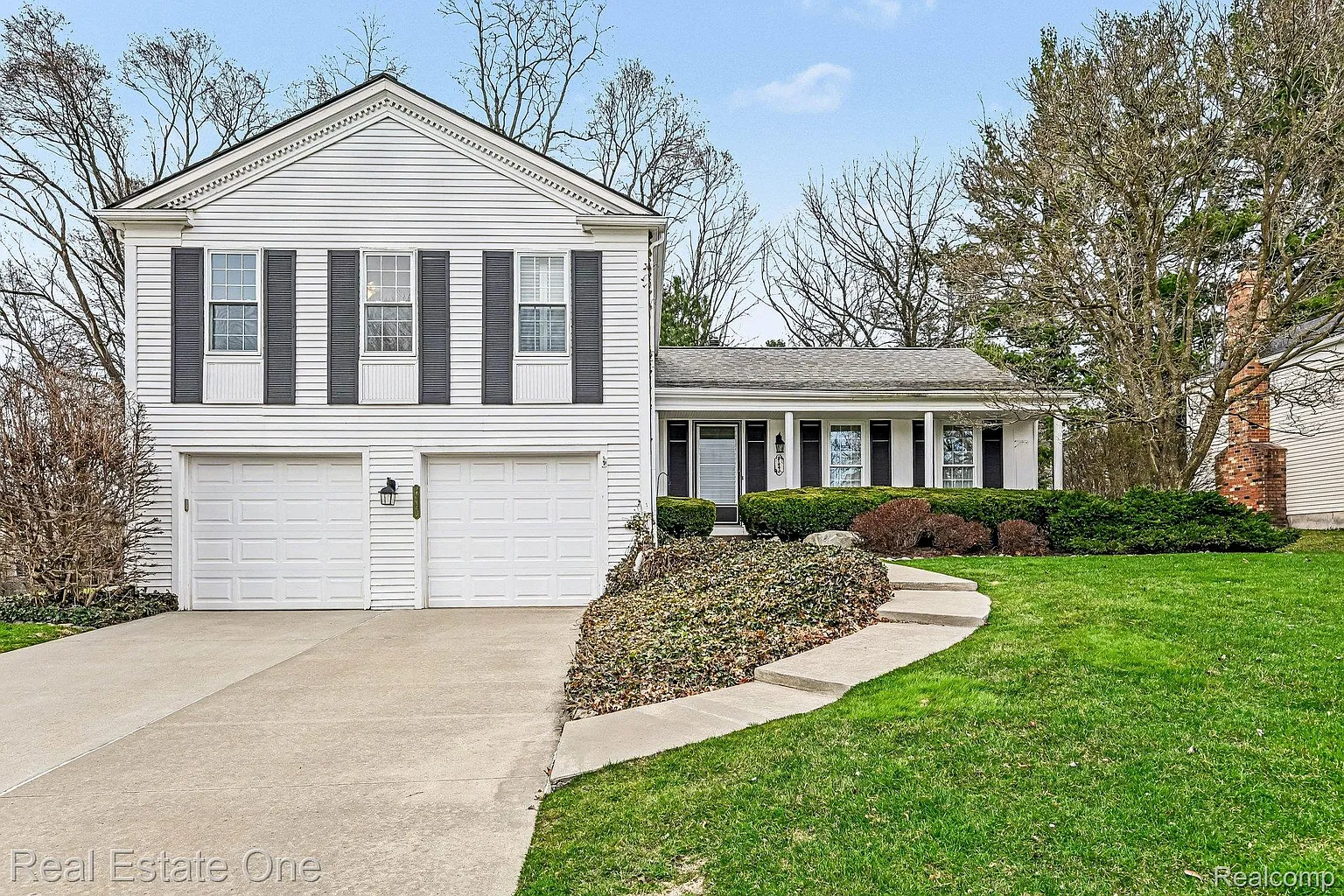 27940 White Plns photo 1