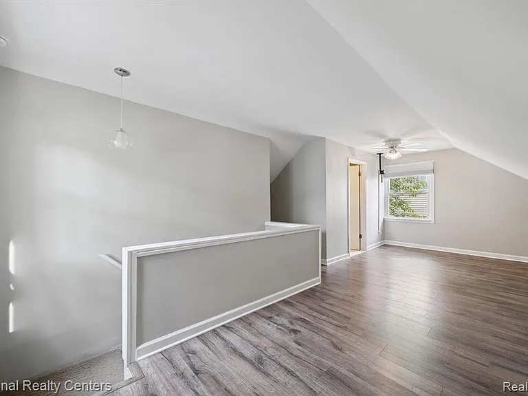 3047 Cummings Ave — Photo 9