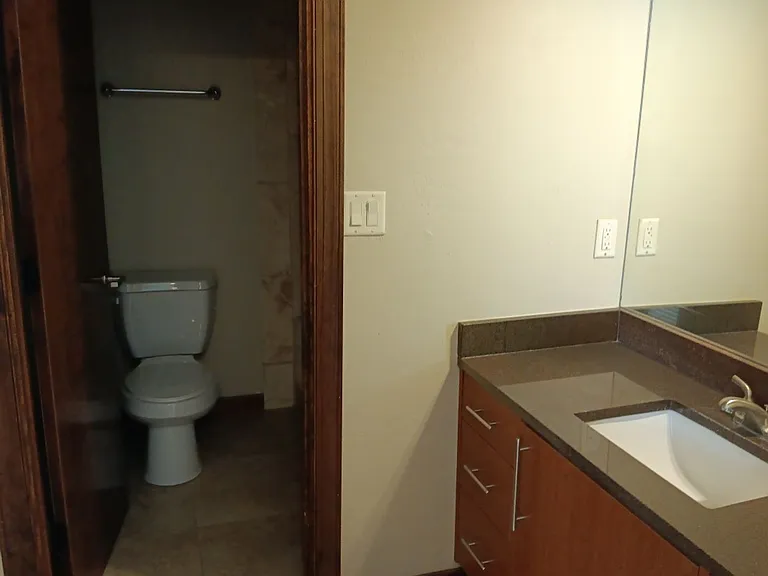 915 Edith Blvd NE — Photo 19