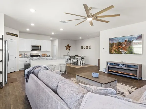 424 Chaco Loop, Seguin, TX 78155