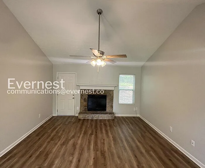 908 Castle Ct — Photo 3