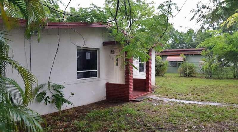 1st image of 595 NW 140th Ter