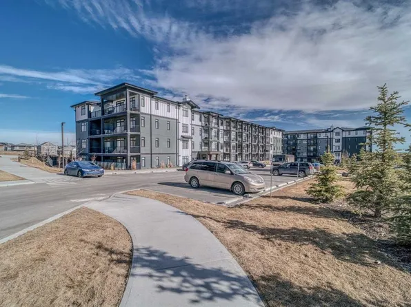 40 S Sage Hill Walk NW #213, Calgary, AB T3R 2C5