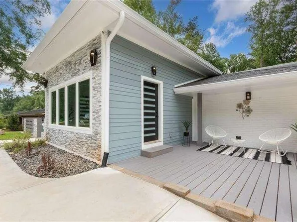 3213 Pinehill Dr, Decatur, GA 30032