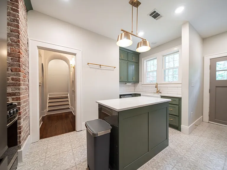 1431 Skyline Dr N — Photo 15
