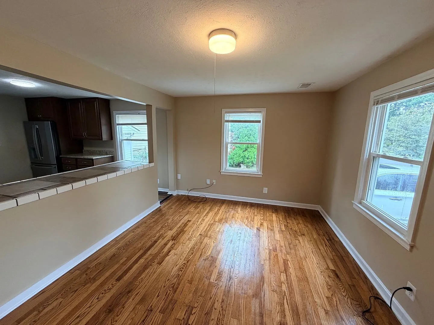 Great 2BR house with garage! — Photo 3